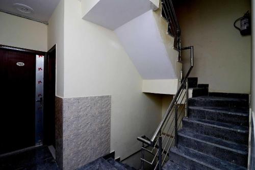 Hotel O Karan Stay,,3 star