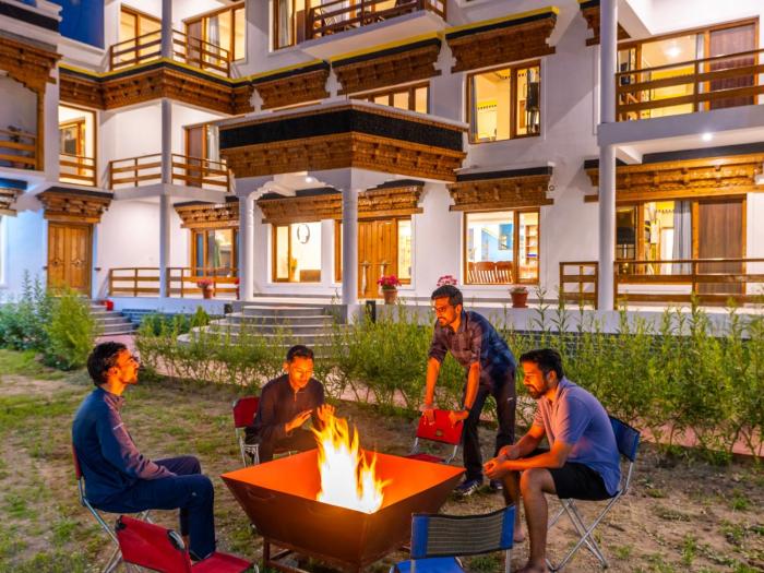 hotel bayshu the hosteller leh