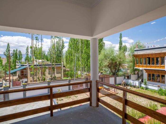 hotel bayshu the hosteller leh