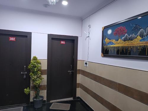 ajeet home stay walk in nizamudin railway station