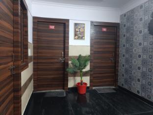 ajeet home stay walk in nizamudin railway station