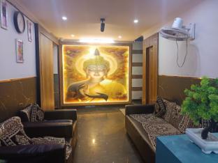 ajeet home stay walk in nizamudin railway station