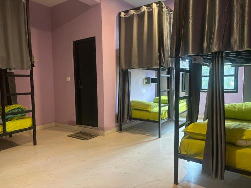 cheklaa a backpackers hostel