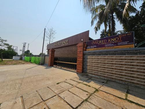 The Sacred Knot,,4 star