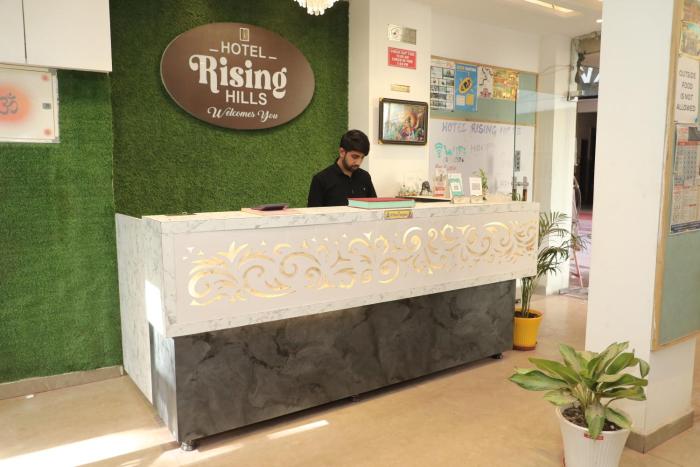 hotel rising hills