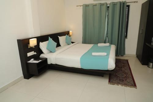 hotel rising hills