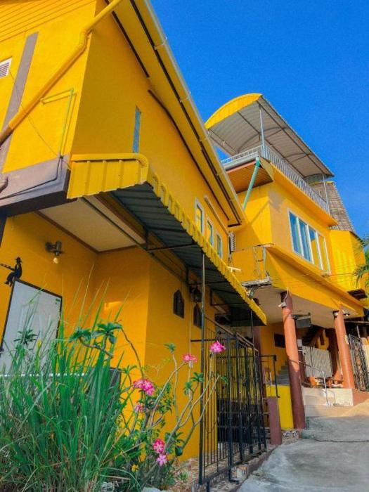 yellow house koh sichang