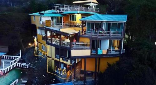 yellow house koh sichang