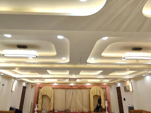 hotel shree radhe and banquet