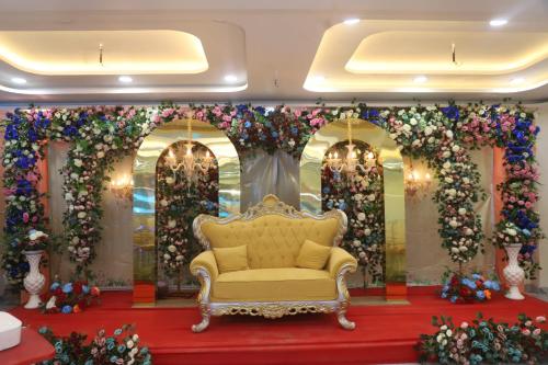 hotel shree radhe and banquet