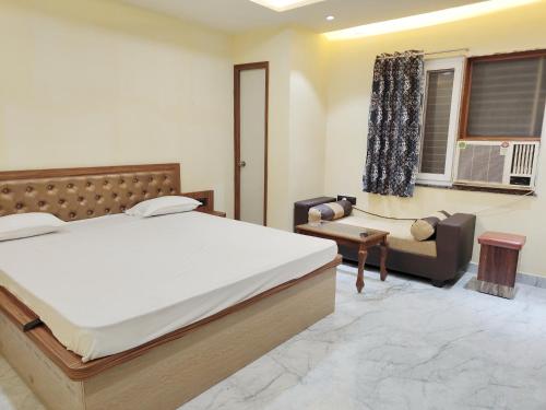 hotel shree radhe and banquet