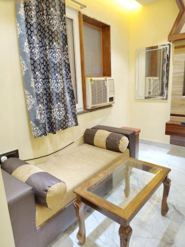 Hotel Shree Radhe & Banquet,,5 star