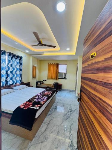 hotel shree radhe and banquet