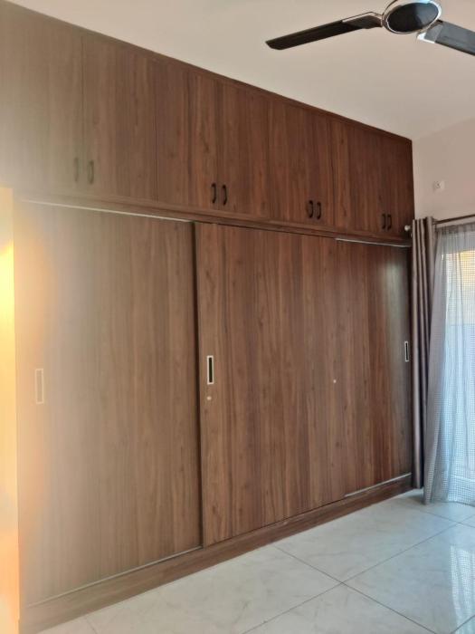 isiri service apartment