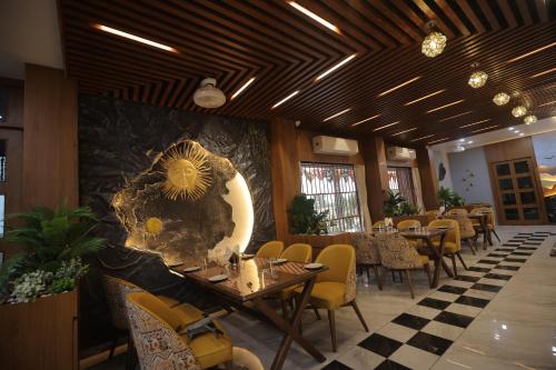 Hotel Raghavji,,3 star