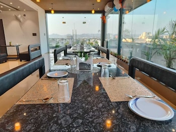 Hotel Maple Residence,,3 star