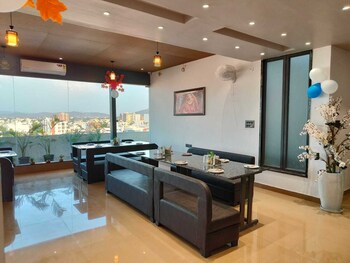 Hotel Maple Residence,,3 star