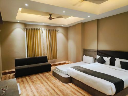 Hotel Maple Residence,,3 star