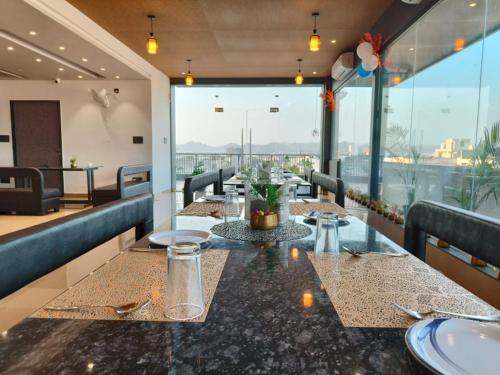 hotel maple residence