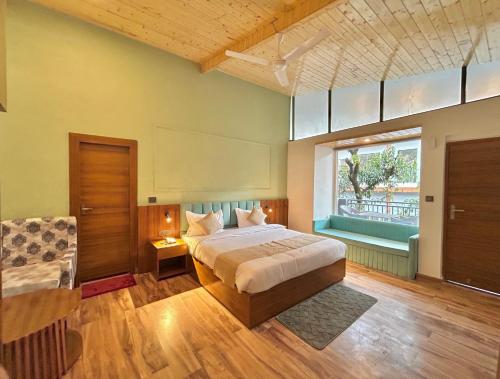 Ravihans Aranyam - Resort & Restaurant,,4 star