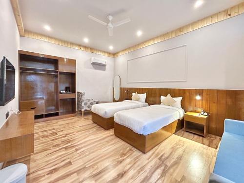 Ravihans Aranyam - Resort & Restaurant,,4 star