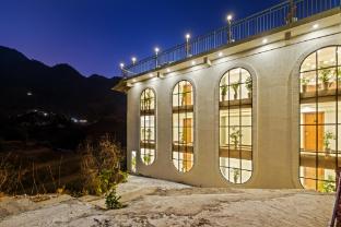 palm aryan pause by the stream