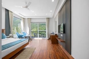 palm aryan pause by the stream