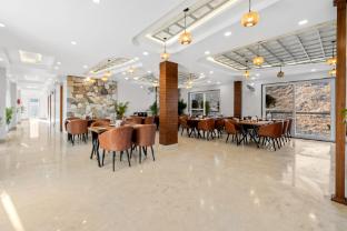 palm aryan pause by the stream