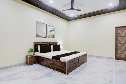 Hotel O Flora Green Lawn & Resort,,3 star