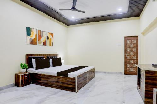 Hotel O Flora Green Lawn & Resort,,3 star