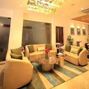 The Elegance,,3 star