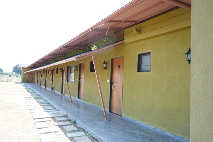 coconut lagoon agro resort