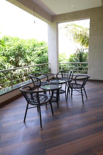 coconut lagoon agro resort