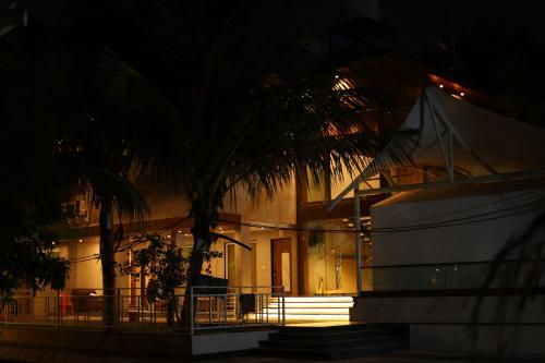 coconut lagoon agro resort