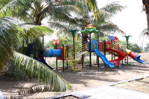 coconut lagoon agro resort