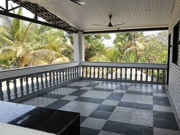 malhar baug resort
