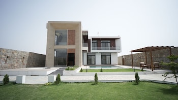 Angelo's Farm,,3 star