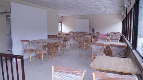 hotel vedic alaknanda