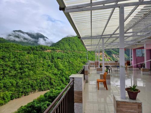 hotel vedic alaknanda