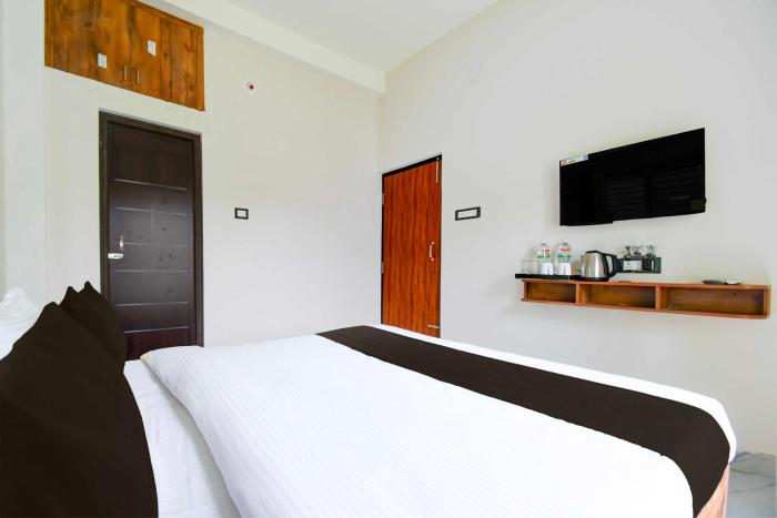 hotel o vip road near golden beach