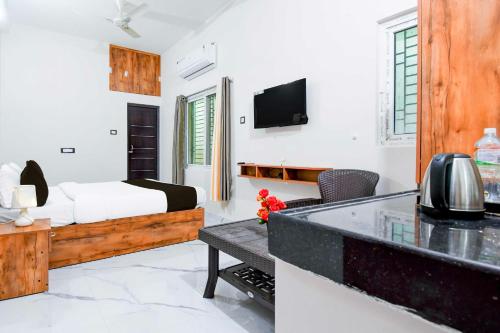 hotel o vip road near golden beach