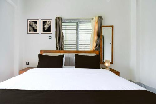 hotel o vip road near golden beach