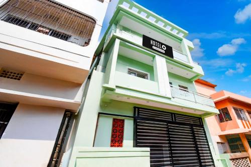 hotel o vip road near golden beach