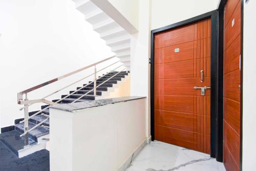 hotel o vip road near golden beach