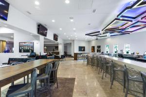 harborside hotel