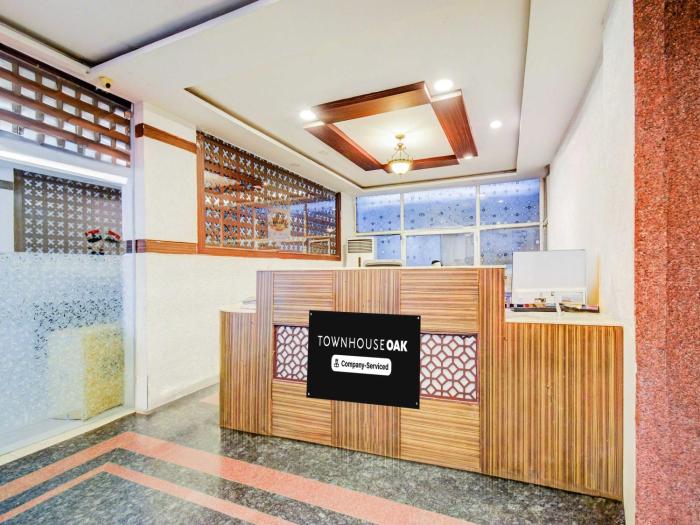 townhouse oak hyderabad lakdi ka pul metro station