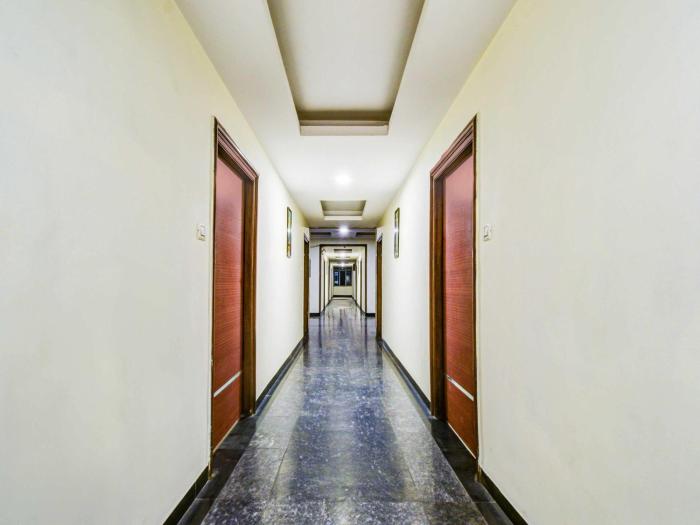 townhouse oak hyderabad lakdi ka pul metro station