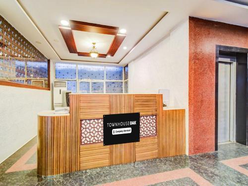 townhouse oak hyderabad lakdi ka pul metro station