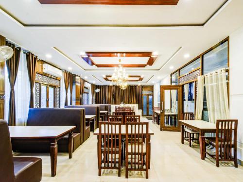 townhouse oak hyderabad lakdi ka pul metro station