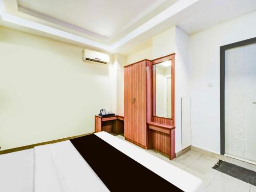 townhouse oak hyderabad lakdi ka pul metro station